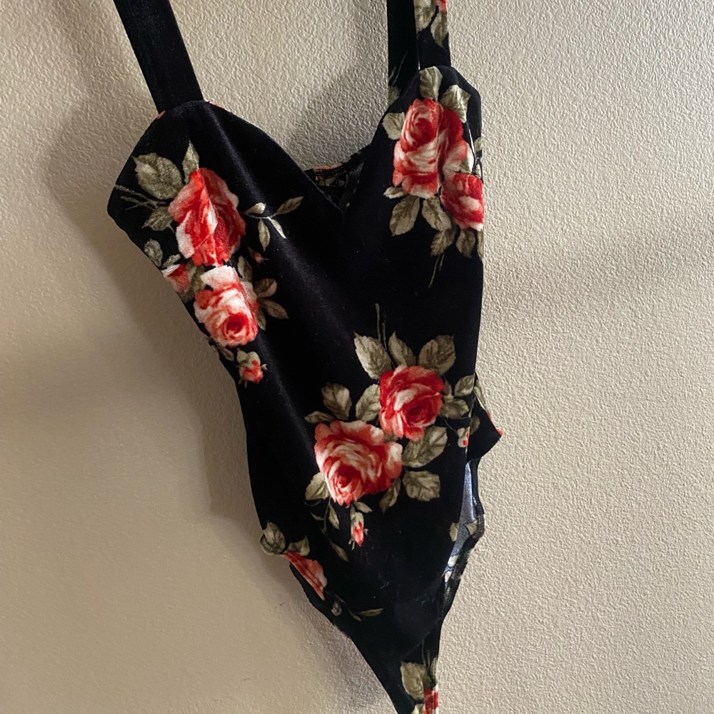 FOREVER 21 Rose Bodysuit🌹
